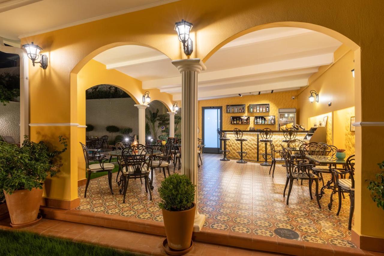 Motif Hotel Çeşme Luaran gambar