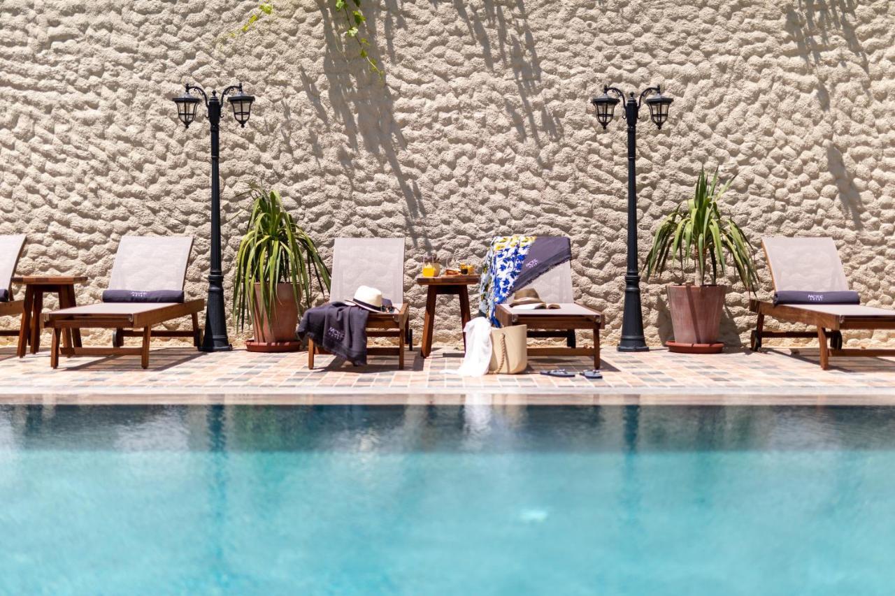 Motif Hotel Çeşme Luaran gambar
